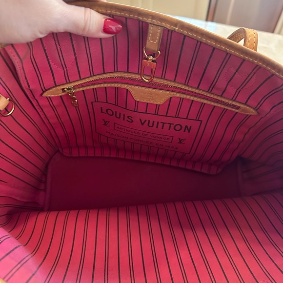 Louis Vuitton Monogram Limited Edition Neverfull MM Bay Chain - Picture 15 of 16